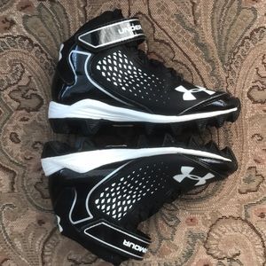 Under Armour Boys Baseball Cleats•Size 12